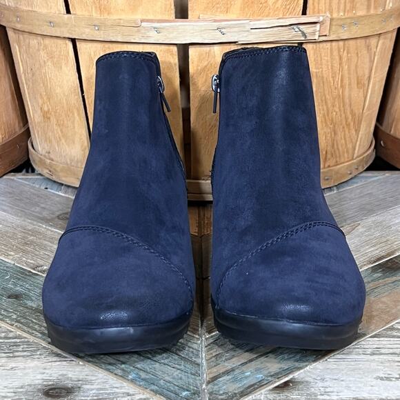 Cloudsteppers by Clarks Caddell Tropic Blue Faux Nubuck Ankle Boot Women Size 11 - Picture 4 of 12